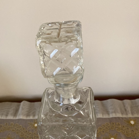 Vintage Decor Liquor Cut Glass Decanter Wine Bottle Diamond Pattern - Picture 3 of 7